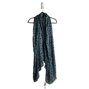 NWT Gap Women’s Blue Frayed knit Floral Scarf